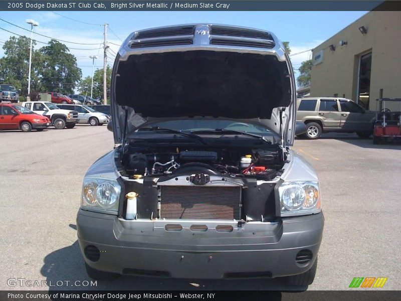 Bright Silver Metallic / Medium Slate Gray 2005 Dodge Dakota ST Club Cab