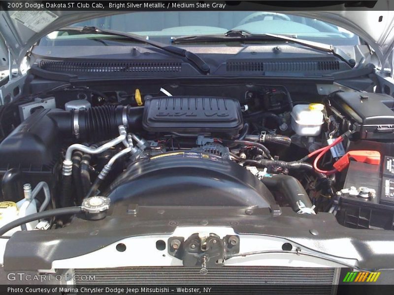 Bright Silver Metallic / Medium Slate Gray 2005 Dodge Dakota ST Club Cab