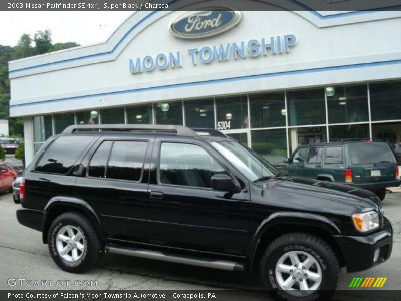 Super Black / Charcoal 2003 Nissan Pathfinder SE 4x4
