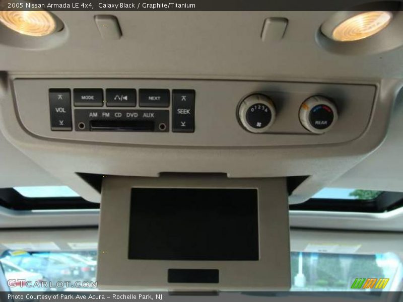 Galaxy Black / Graphite/Titanium 2005 Nissan Armada LE 4x4