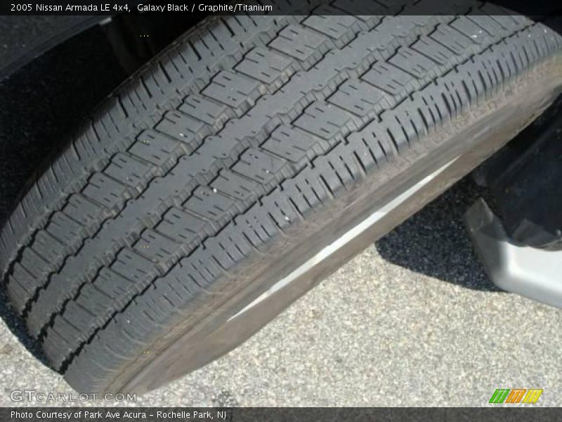 Galaxy Black / Graphite/Titanium 2005 Nissan Armada LE 4x4