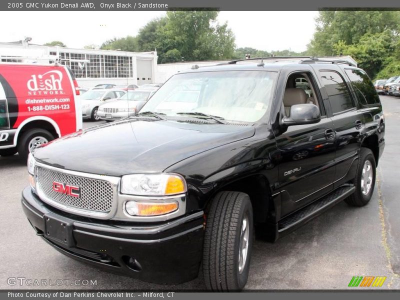 Onyx Black / Sandstone 2005 GMC Yukon Denali AWD