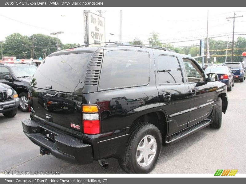 Onyx Black / Sandstone 2005 GMC Yukon Denali AWD