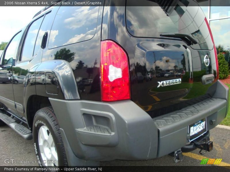 Super Black / Desert/Graphite 2006 Nissan Xterra S 4x4