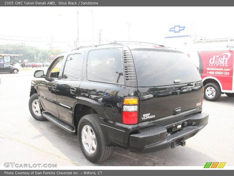 Onyx Black / Sandstone 2005 GMC Yukon Denali AWD