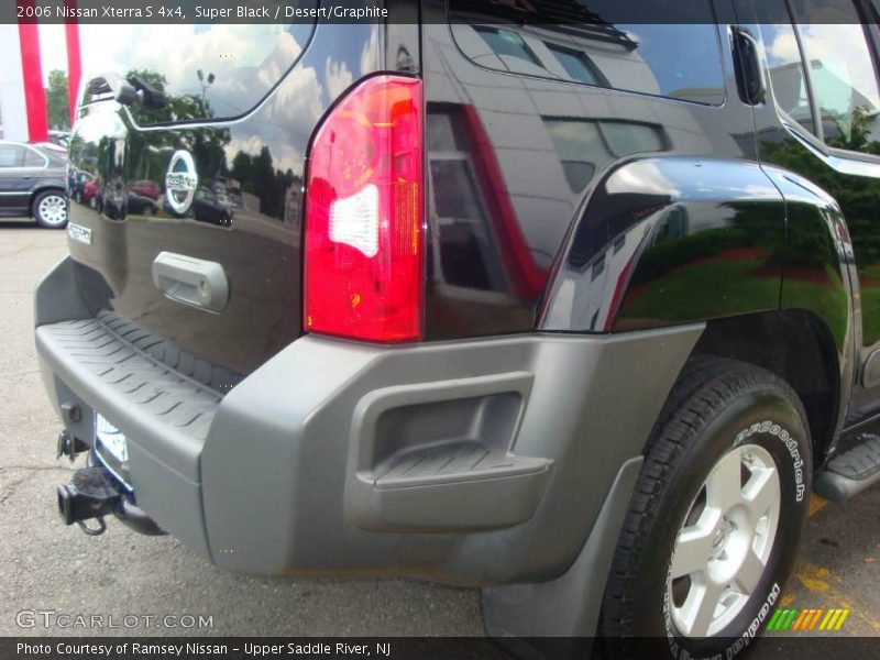 Super Black / Desert/Graphite 2006 Nissan Xterra S 4x4