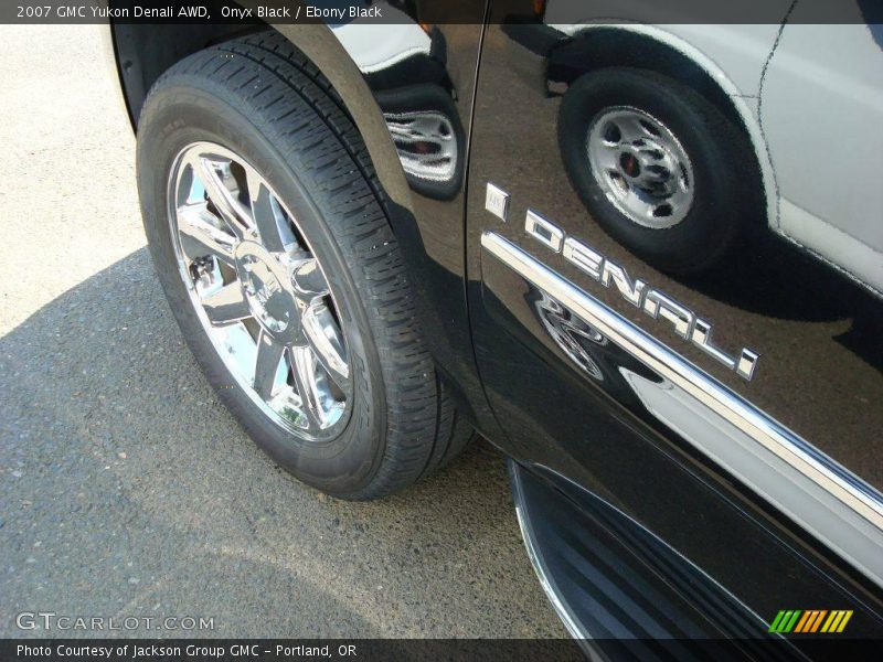 Onyx Black / Ebony Black 2007 GMC Yukon Denali AWD