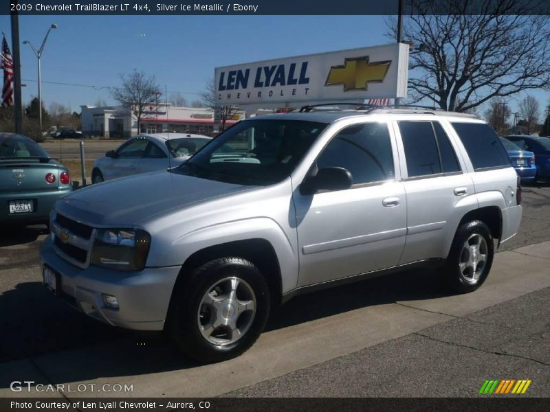 Silver Ice Metallic / Ebony 2009 Chevrolet TrailBlazer LT 4x4