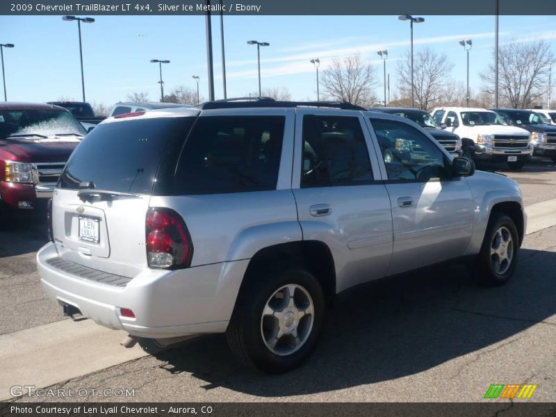 Silver Ice Metallic / Ebony 2009 Chevrolet TrailBlazer LT 4x4