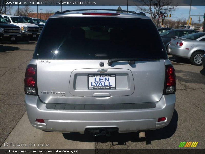 Silver Ice Metallic / Ebony 2009 Chevrolet TrailBlazer LT 4x4