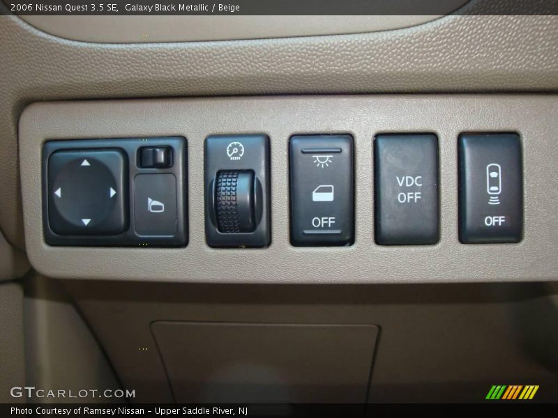 Galaxy Black Metallic / Beige 2006 Nissan Quest 3.5 SE