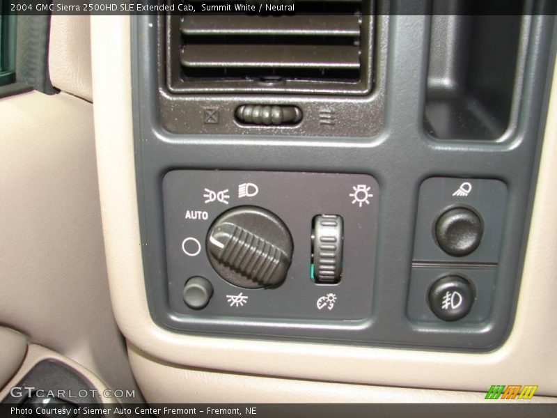 Summit White / Neutral 2004 GMC Sierra 2500HD SLE Extended Cab