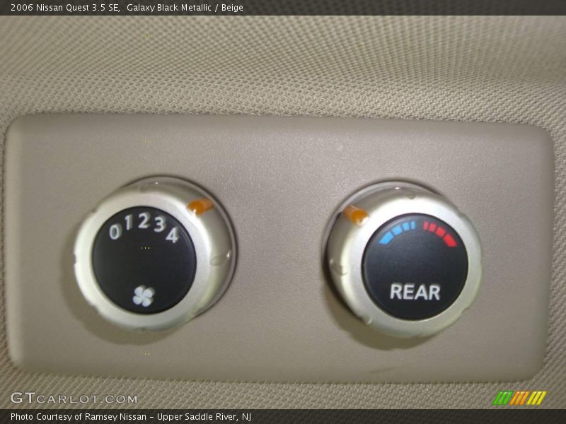 Galaxy Black Metallic / Beige 2006 Nissan Quest 3.5 SE