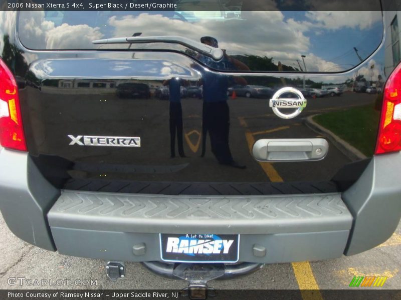 Super Black / Desert/Graphite 2006 Nissan Xterra S 4x4