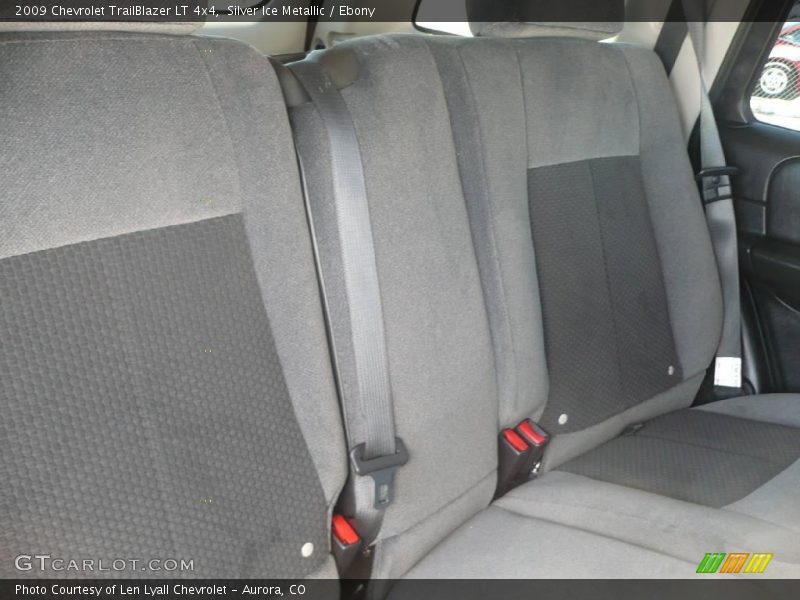 Silver Ice Metallic / Ebony 2009 Chevrolet TrailBlazer LT 4x4
