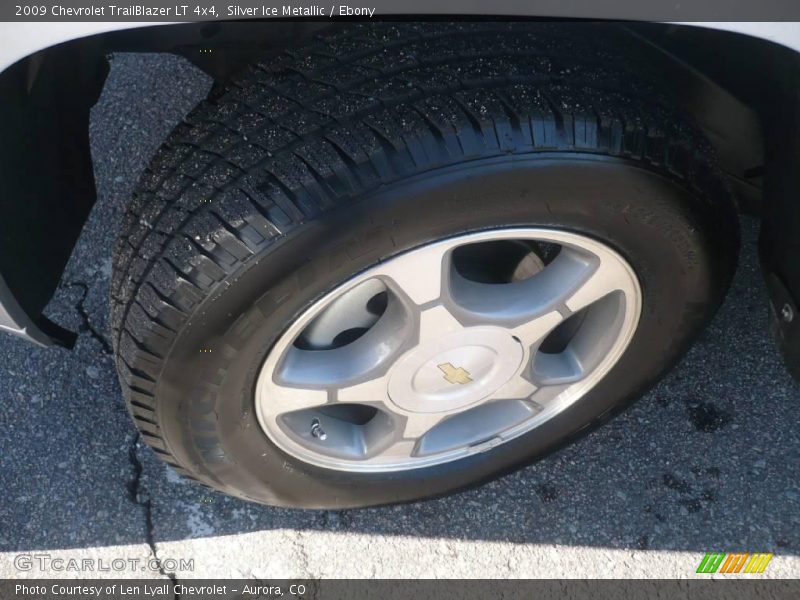 Silver Ice Metallic / Ebony 2009 Chevrolet TrailBlazer LT 4x4