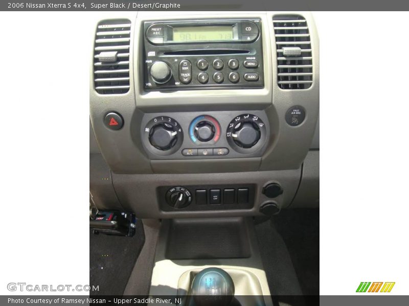 Super Black / Desert/Graphite 2006 Nissan Xterra S 4x4