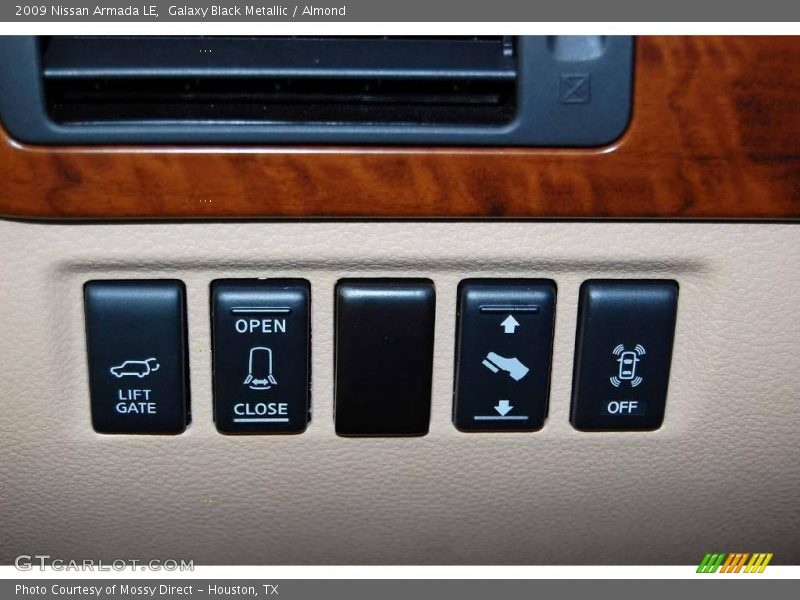 Galaxy Black Metallic / Almond 2009 Nissan Armada LE