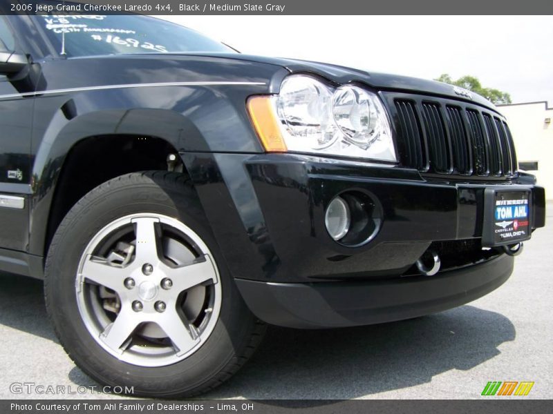 Black / Medium Slate Gray 2006 Jeep Grand Cherokee Laredo 4x4