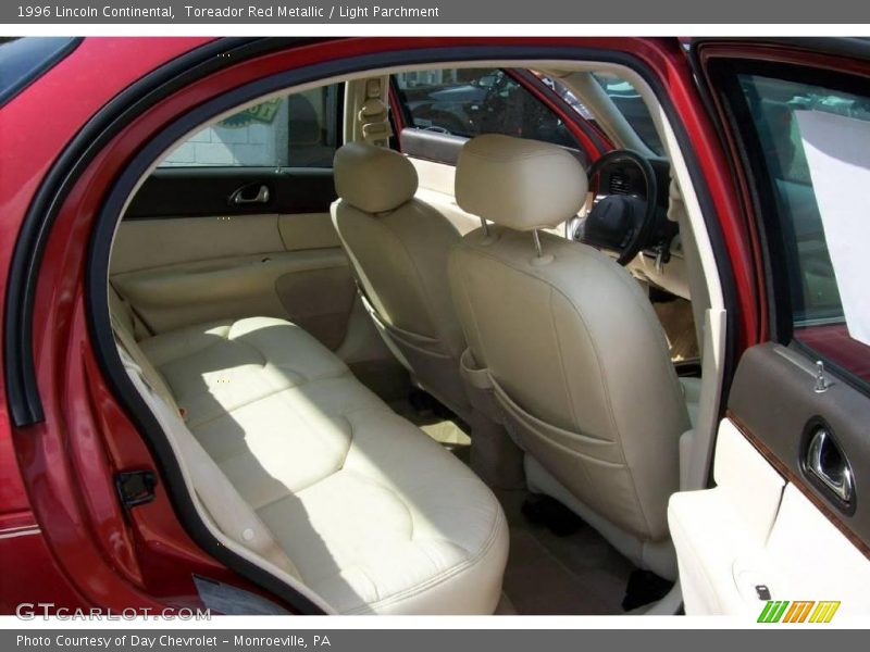 Toreador Red Metallic / Light Parchment 1996 Lincoln Continental