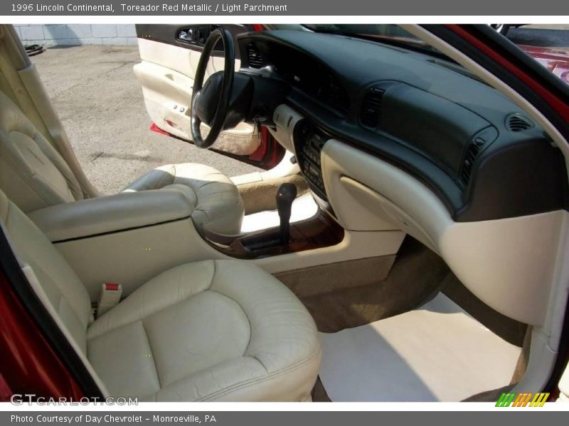 Toreador Red Metallic / Light Parchment 1996 Lincoln Continental
