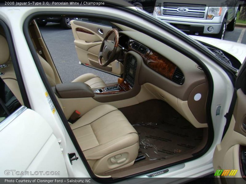 Porcelain White / Champagne 2008 Jaguar S-Type 3.0