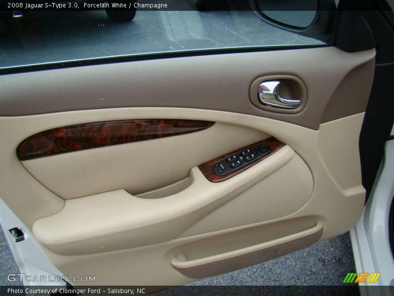Porcelain White / Champagne 2008 Jaguar S-Type 3.0