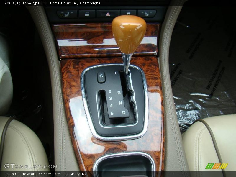 Porcelain White / Champagne 2008 Jaguar S-Type 3.0