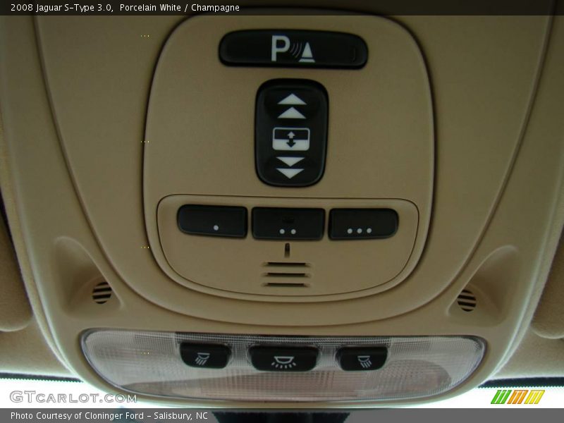 Porcelain White / Champagne 2008 Jaguar S-Type 3.0