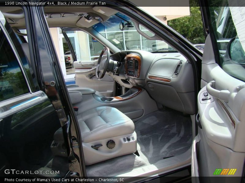 Black / Medium Prairie Tan 1998 Lincoln Navigator 4x4
