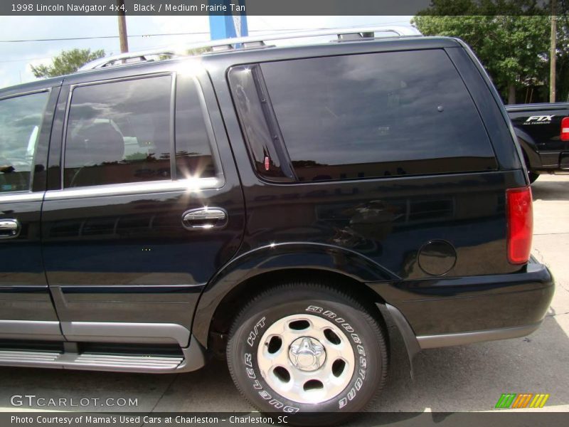 Black / Medium Prairie Tan 1998 Lincoln Navigator 4x4