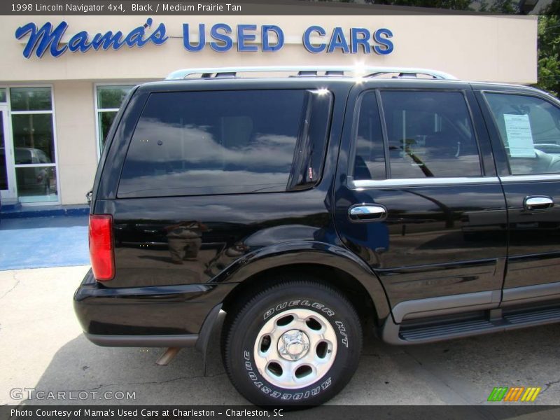 Black / Medium Prairie Tan 1998 Lincoln Navigator 4x4