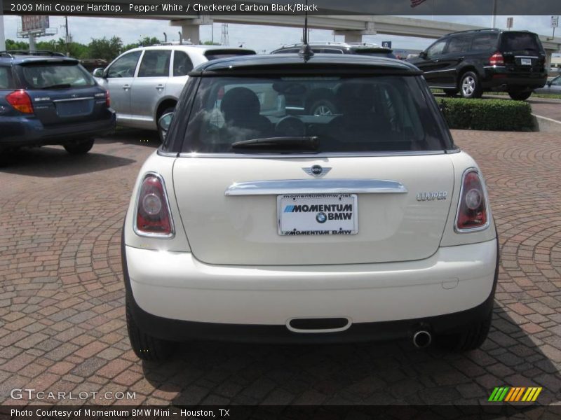 Pepper White / Checkered Carbon Black/Black 2009 Mini Cooper Hardtop