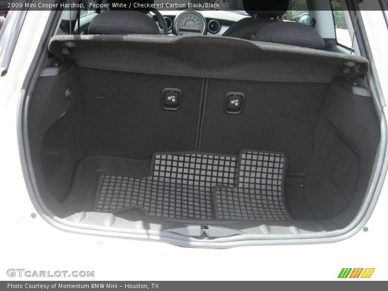 Pepper White / Checkered Carbon Black/Black 2009 Mini Cooper Hardtop
