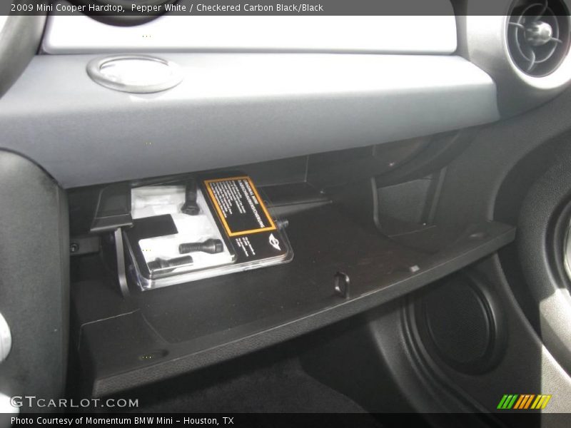 Pepper White / Checkered Carbon Black/Black 2009 Mini Cooper Hardtop