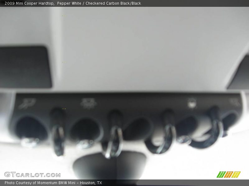 Pepper White / Checkered Carbon Black/Black 2009 Mini Cooper Hardtop