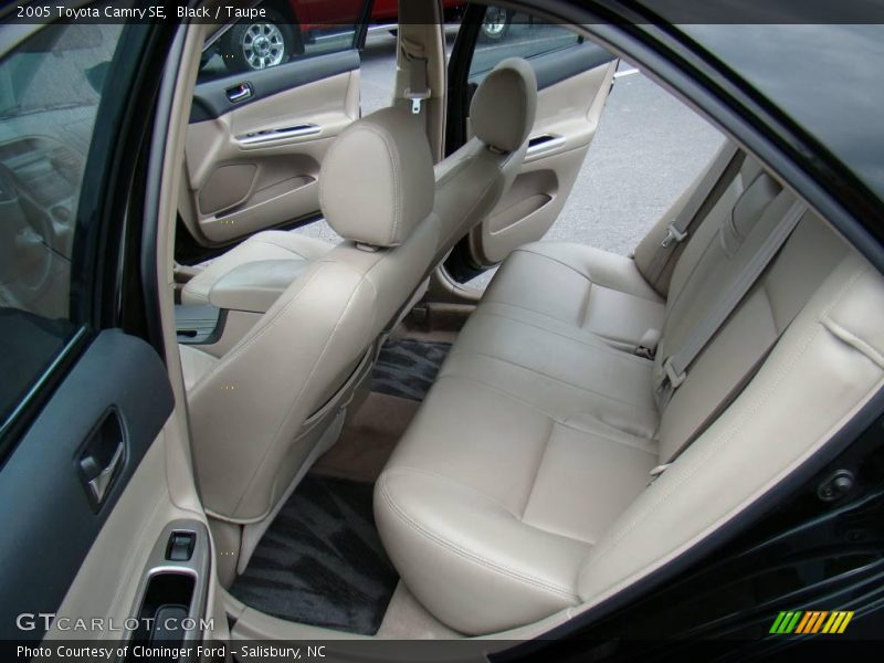 Black / Taupe 2005 Toyota Camry SE
