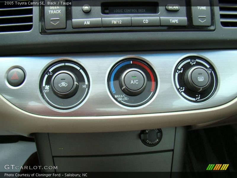 Black / Taupe 2005 Toyota Camry SE