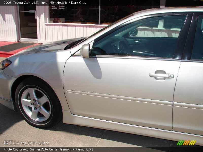 Lunar Mist Metallic / Dark Gray 2005 Toyota Camry LE