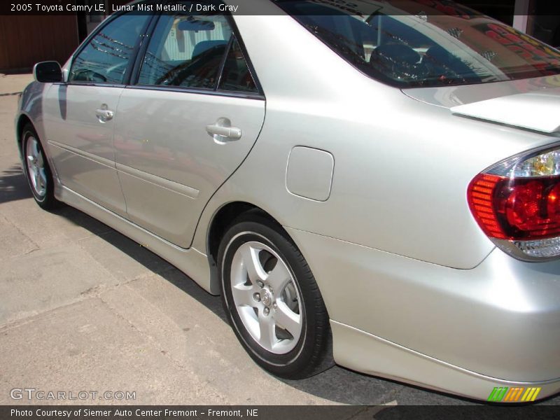 Lunar Mist Metallic / Dark Gray 2005 Toyota Camry LE