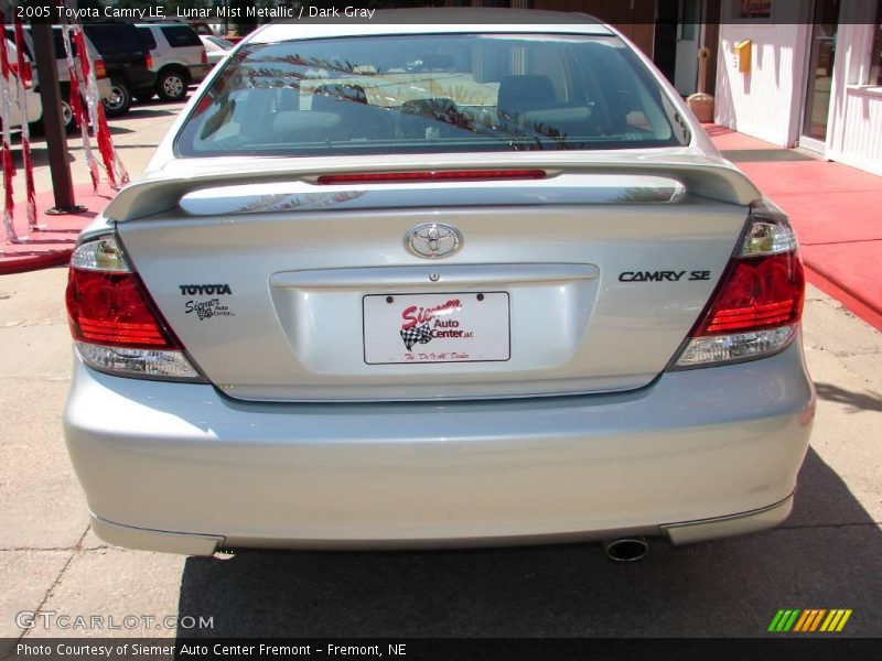Lunar Mist Metallic / Dark Gray 2005 Toyota Camry LE