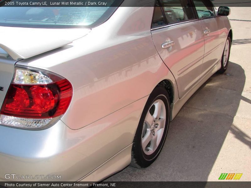 Lunar Mist Metallic / Dark Gray 2005 Toyota Camry LE