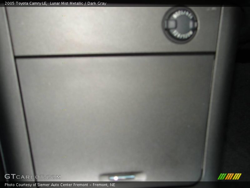 Lunar Mist Metallic / Dark Gray 2005 Toyota Camry LE