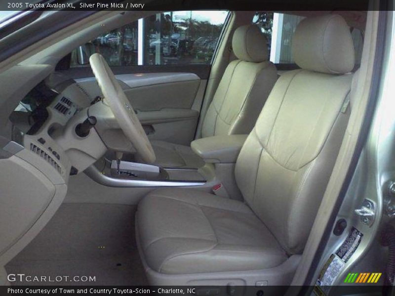 Silver Pine Mica / Ivory 2005 Toyota Avalon XL