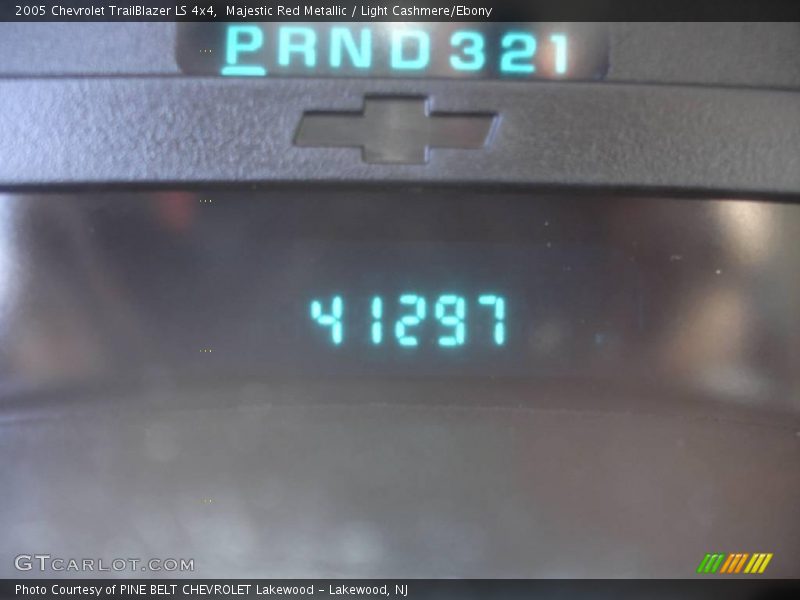 Majestic Red Metallic / Light Cashmere/Ebony 2005 Chevrolet TrailBlazer LS 4x4