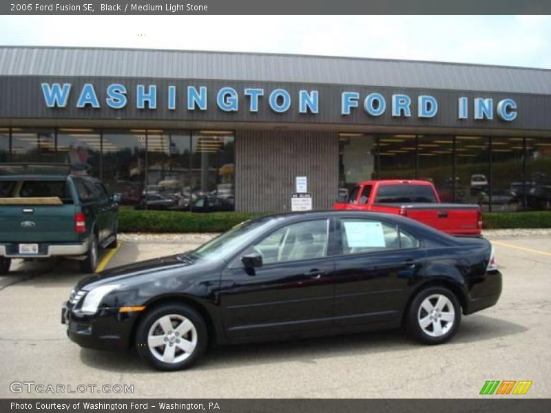 Black / Medium Light Stone 2006 Ford Fusion SE