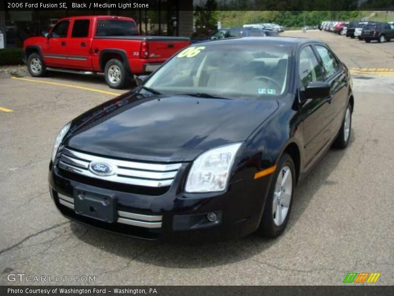 Black / Medium Light Stone 2006 Ford Fusion SE