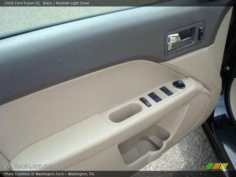 Black / Medium Light Stone 2006 Ford Fusion SE