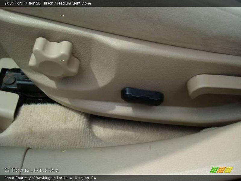 Black / Medium Light Stone 2006 Ford Fusion SE