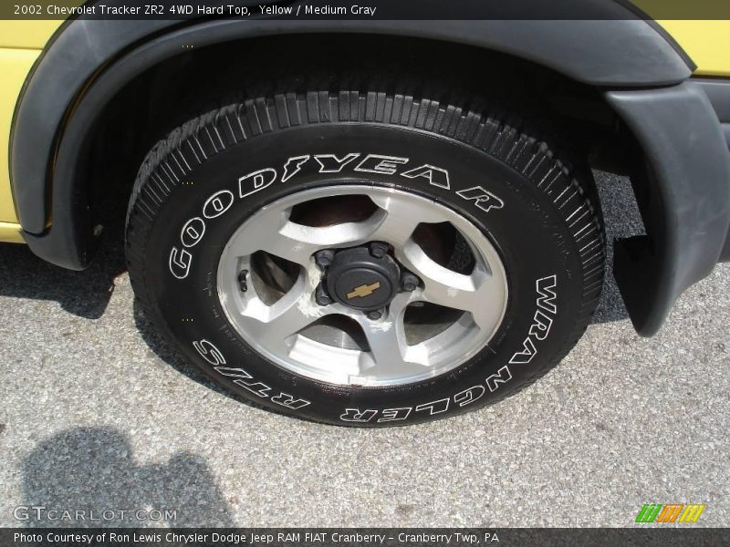 Yellow / Medium Gray 2002 Chevrolet Tracker ZR2 4WD Hard Top